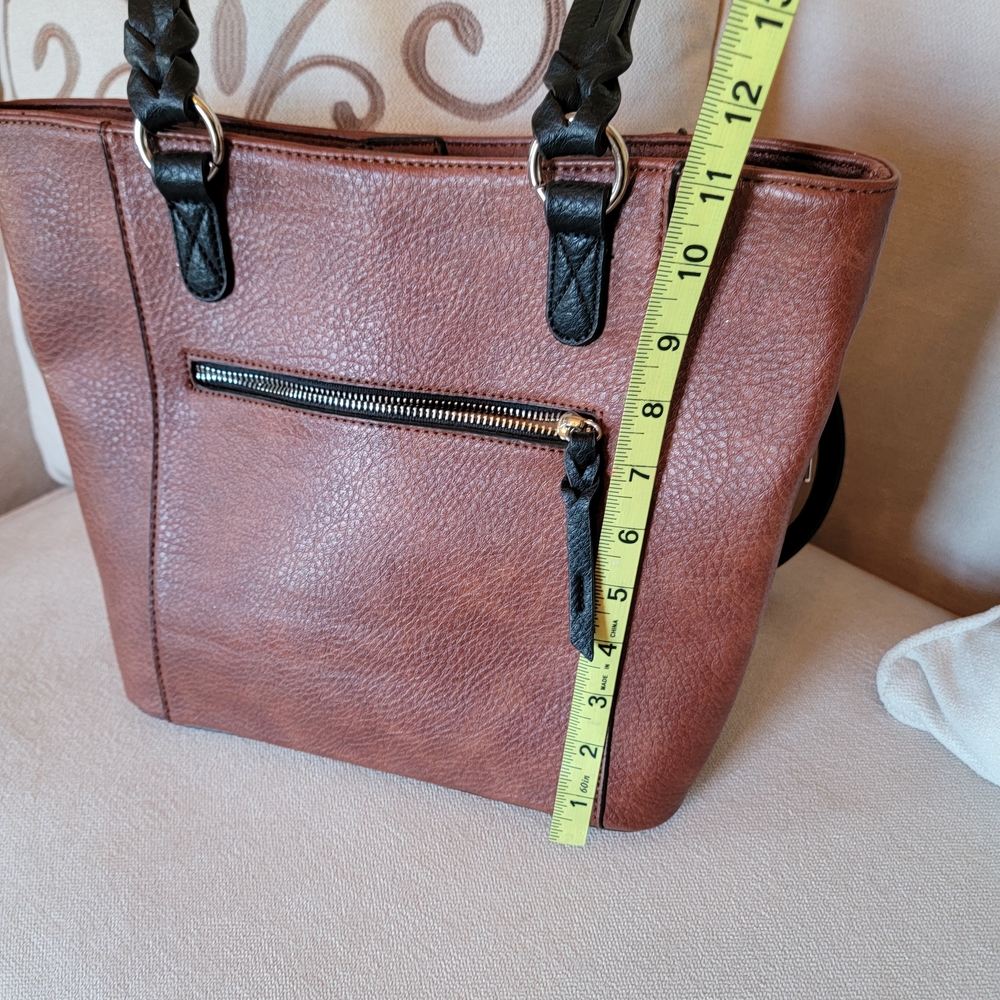 Conceal Carry: Elegant Brown Leather Tote Bag - Picture 7 of 8
